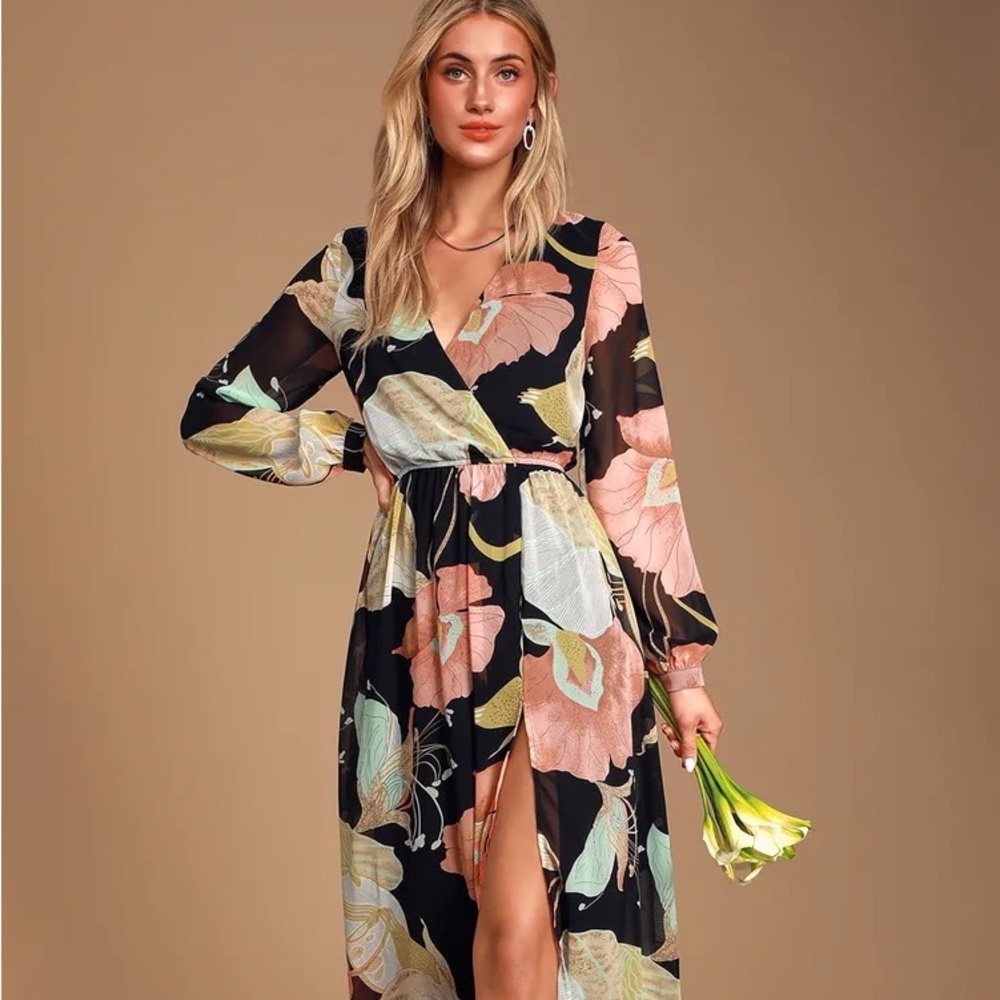 Lulus black floral maxi medium. Wonderful Water Lilies print. NEW with tags